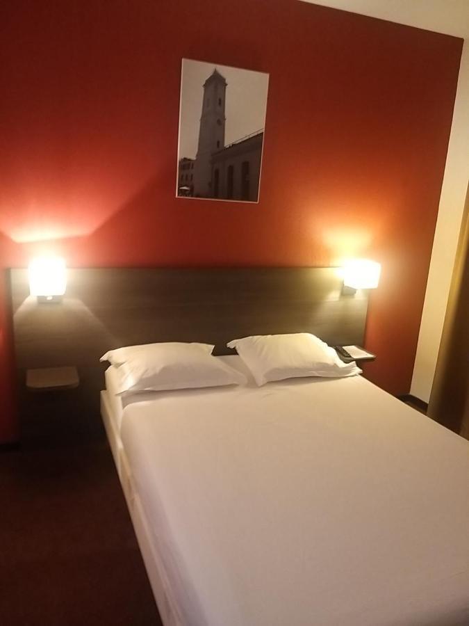 Studio Privatif Dans Hotel Residence Nimes Gare Kültér fotó